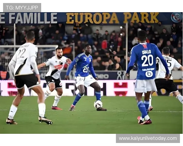 斯旺西俱乐部宣布新赛季阵容调整，目标冲击英冠前四