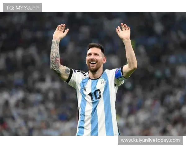 梅西回归国家队首秀引爆全场球迷热情与讨论