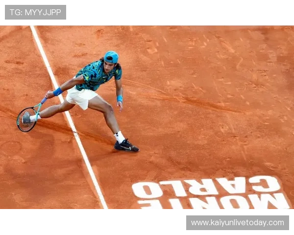 网坛风云再起顶尖球员激战引发新一轮冠军格局变动分析